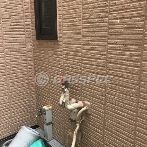 交換前の給湯器（ノーリツ 取り外し済）