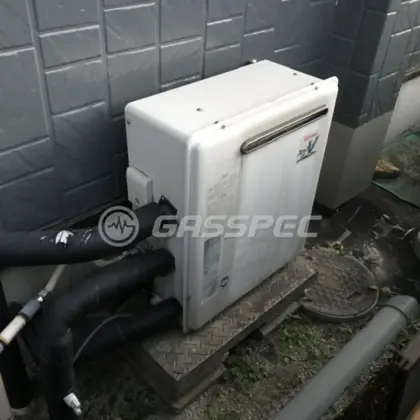 施工前の給湯器（RUF-A2400SAG(A)）