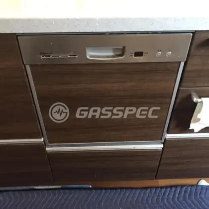 施工前のビルトイン食洗機（RKW-402G-ST）
