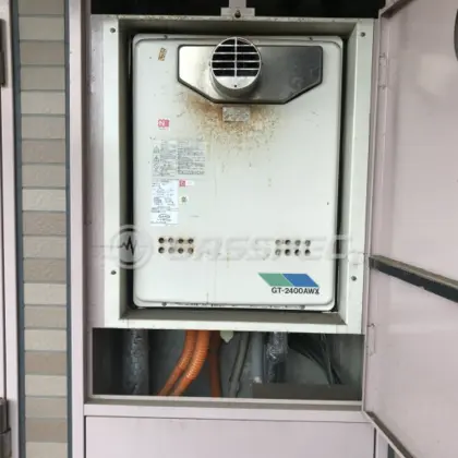 施工前の給湯器（GT-2400AWX-T）
