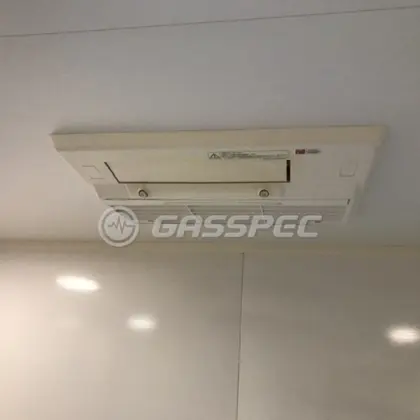 施工前の浴室乾燥機（RBHM-C337K1P）