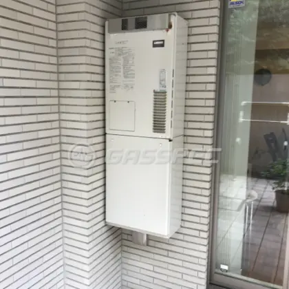 施工前の暖房熱源機（AT-4200ARSAW3Q-56-G）
