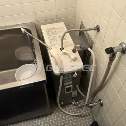 施工前の給湯器（SR-S）