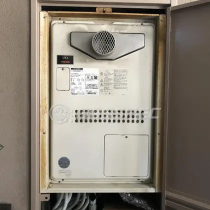 施工前の暖房熱源機（GTH-2434AWX6H-T）