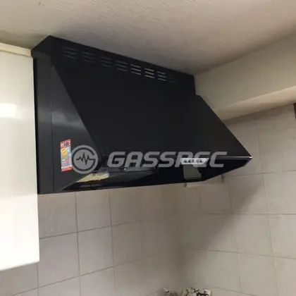 施工前のレンジフード