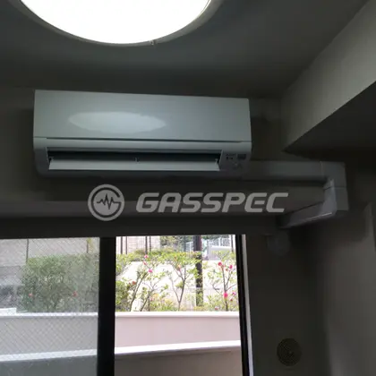 施工後のエアコン（三菱 MSZ-GV4018S-W）