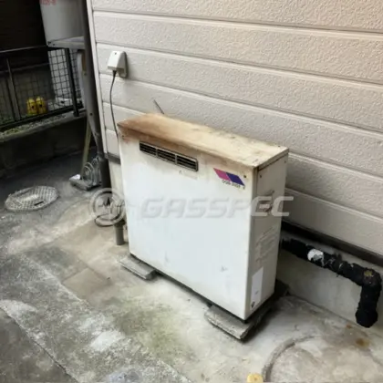 施工前の給湯器（OQB-3101Y）