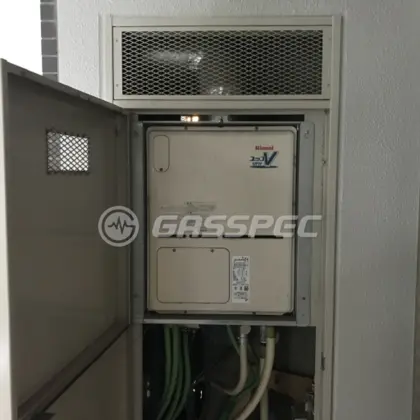 施工前の暖房熱源機（RUFH-VD2401AU2-3）