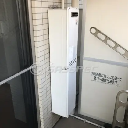 施工前の給湯器（RUX-VS1616W）