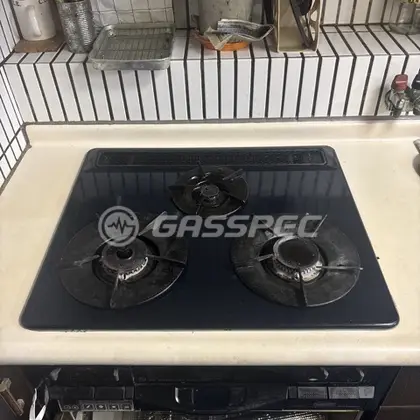 施工前のビルトインガスコンロ（C3W86RDTR）