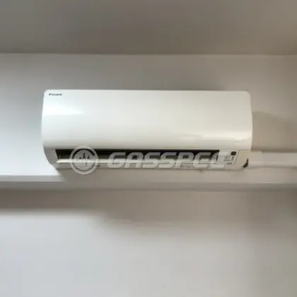 施工前のエアコン（F28STES-W）