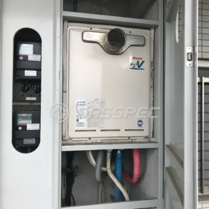 施工前の給湯器（RUF-V2401SAT）