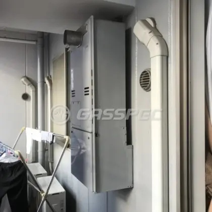 施工前の暖房熱源機（RUFH-V2403AT2-3(A)）