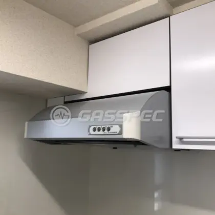 施工前のレンジフード（NRH-2）