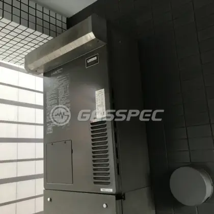 施工前の暖房熱源機（AT-4200ARSAW6Q-56-F）