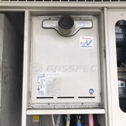 施工前の給湯器（RUF-V2405SAT）