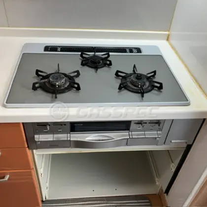 施工前のビルトインガスコンロ（DW32C9DTS5SVL）