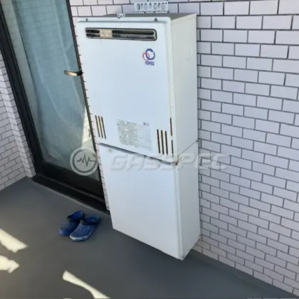 施工前の給湯器（GX-1600AW-1）