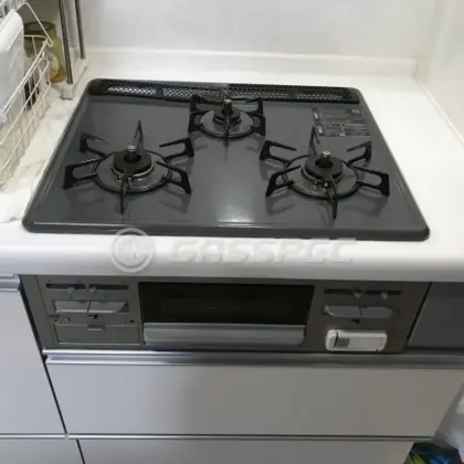 施工前のビルトインガスコンロ（RB31M5HSW）