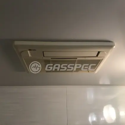 施工前の浴室乾燥機（BBD-3303ACSK-J3）