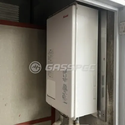 施工前の給湯器（RUX-V1615SFFBA-E）