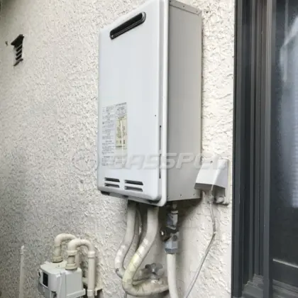 施工前の給湯器（GK-2020K）
