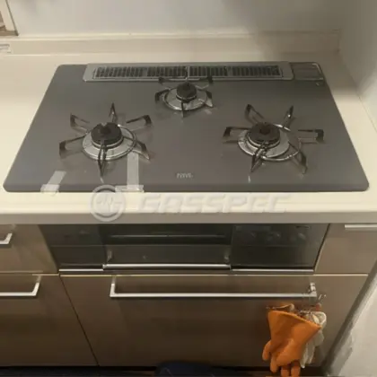施工前のビルトインガスコンロ（RHS71W10G7R）
