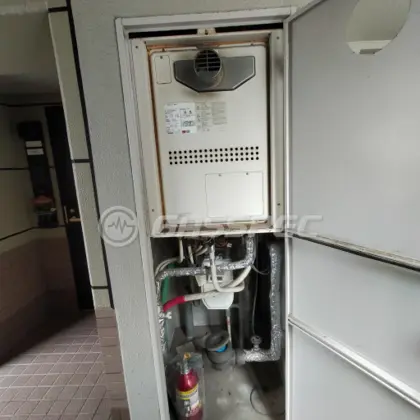 施工前の暖房熱源機（GTH-2413AWXH-T）