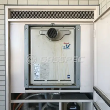施工前の給湯器（RUF-A2400SAT）