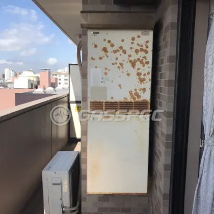 施工前の給湯器（GTH-162AW-L）