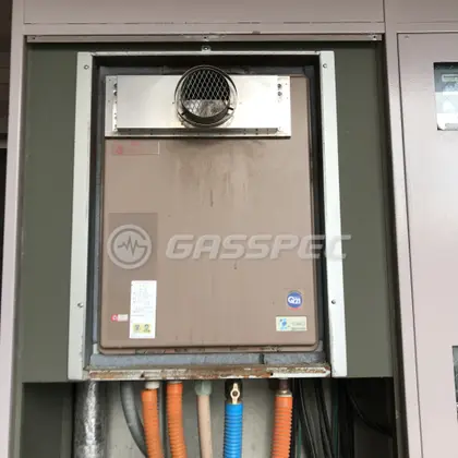 施工前の給湯器（OURB-2450SAQ-T）