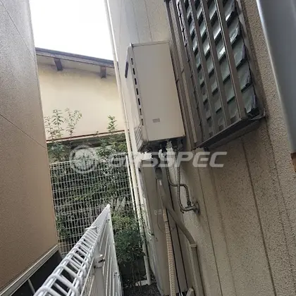 施工前の給湯器