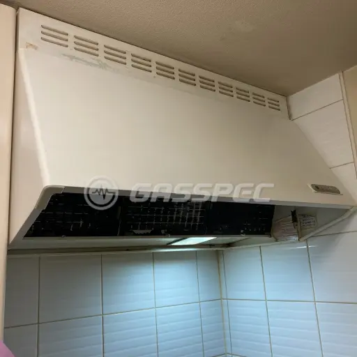交換前のレンジフード