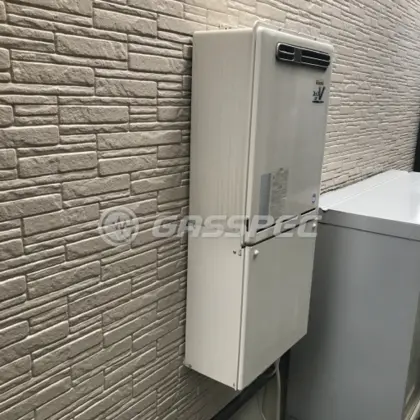 施工前の給湯器（RUF-V2405SAW）