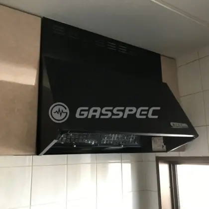 施工前のレンジフード