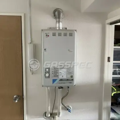 施工前の給湯器（RGH16CV2-E）