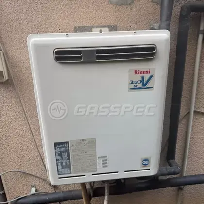 施工前の給湯器（RUF-V2401AW）