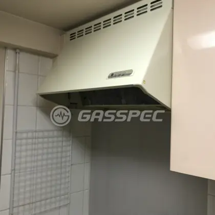 施工前のレンジフード