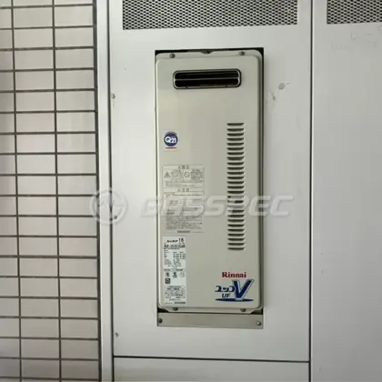 施工前の給湯器（RUF-VS1615SAW）