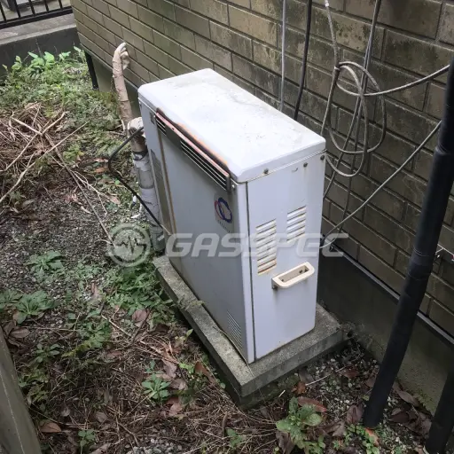 交換前の給湯器（パーパス TP-246SZR）