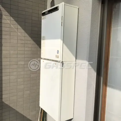 施工前の給湯器（OURB-2450AQ）