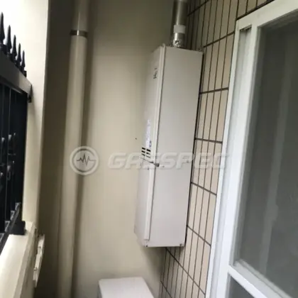 施工前の給湯器（RUX-VS1610U）