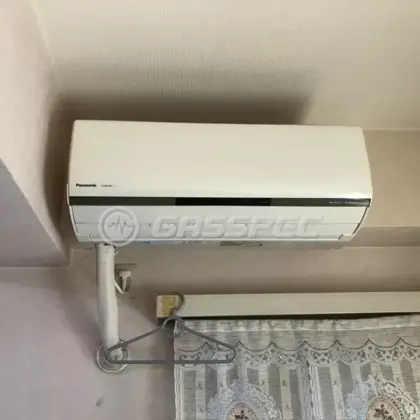施工前のエアコン（CS-284CXR-W）