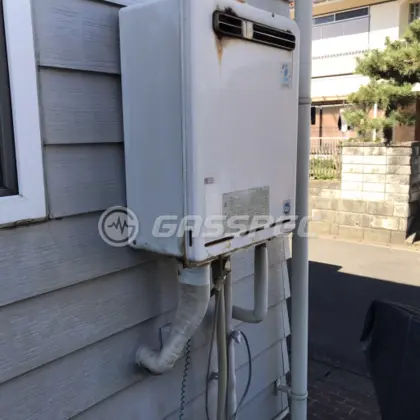 施工前の給湯器（YRUF-V2400SAW-1）