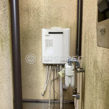 施工前の給湯器