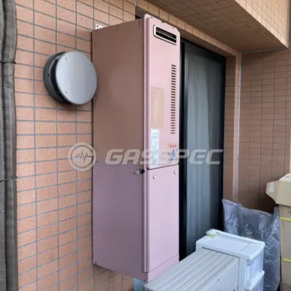 施工前の給湯器（RUF-VS2000SAW）