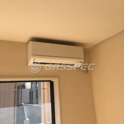 施工後のエアコン（三菱 MSZ-GV2218-W）