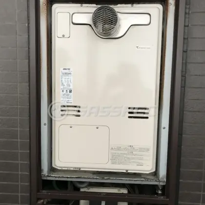 施工前の給湯器（RUFH-V2403AT2-6）