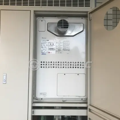 施工前の暖房熱源機（GTH-2413AWXH-T）