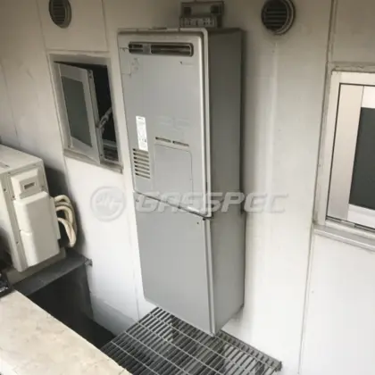 施工前の暖房熱源機（RUFH-V2400AW2-6）